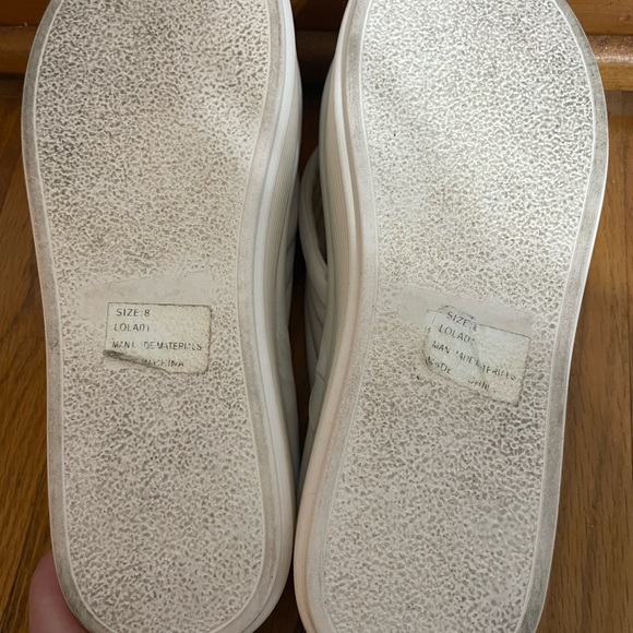 BERNESS White Platform Flip Flops - Picture 4 of 5